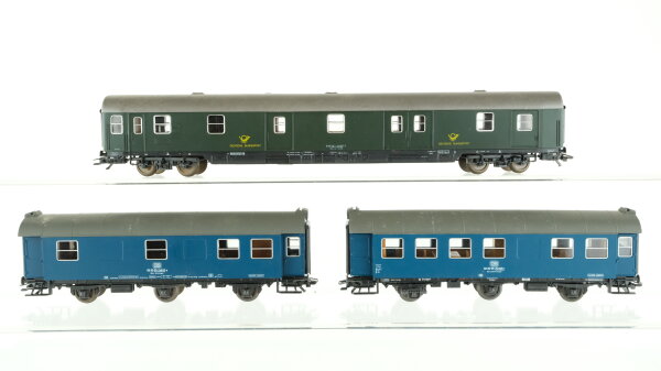 Roco H0 Konvolut Postwagen Wohn- und Schlafwagen Bautruppführerwagen DB
