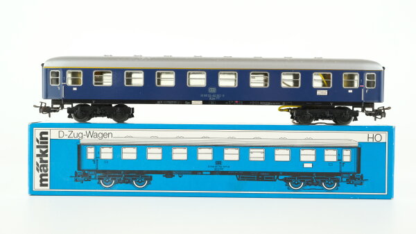 Märklin H0 4053 Reisezugwagen (Schnellzugwagen, 51 80 10-40 167-8) 1.Kl. Aüm 202 der DB (ohne Schlußlichter)