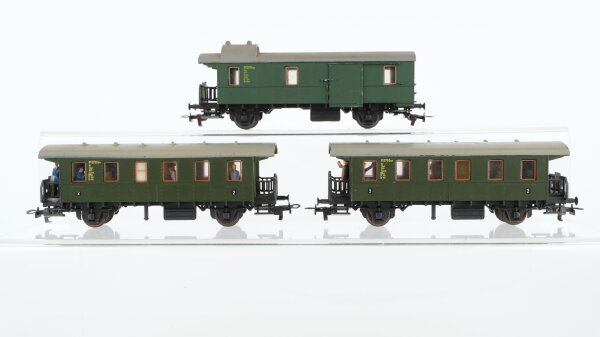 Unbekannt H0 Konvolut Personenwagen 2.Kl. (mit Figuren) Packwagen Nebenbahn