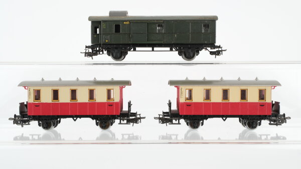 Märklin H0 Konvolut Personenwagen beige/rot, Packwagen "4003" grün, Nebenbahn