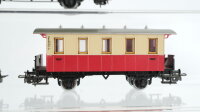 Märklin H0 Konvolut Personenwagen beige/rot, Packwagen "4003" grün, Nebenbahn