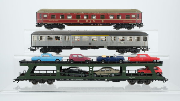 Märklin H0 Konvolut Schlafwagen "DSG" rot, Personenwagen "Silberling" 1./2.Kl., Autotransportwagen mit 7 PKW, DB