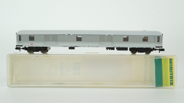 Minitrix N 13352 Packwagen DB