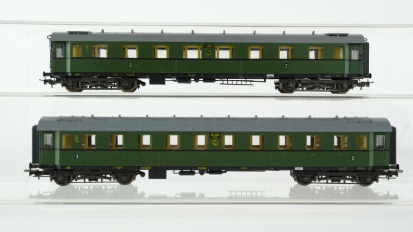 Liliput H0 Konvolut Abteilwagen 2.Kl., Abteilwagen 3.Kl. DR