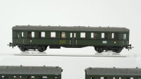 Unbekannt H0 Konvolut Mitteleinstiegwagen 3.Kl. grün, Speisewagen beige/orange, Personenwagen 2.Kl. beige/grün DR