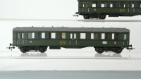 Unbekannt H0 Konvolut Mitteleinstiegwagen 3.Kl. grün, Speisewagen beige/orange, Personenwagen 2.Kl. beige/grün DR