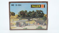 Faller H0 B-584 2 Fahrradständer mit Rädern