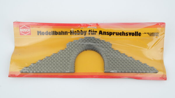 Busch Z 8550 2 Tunnel-Portale mit Flügelmauern (gelbe Verpackung)