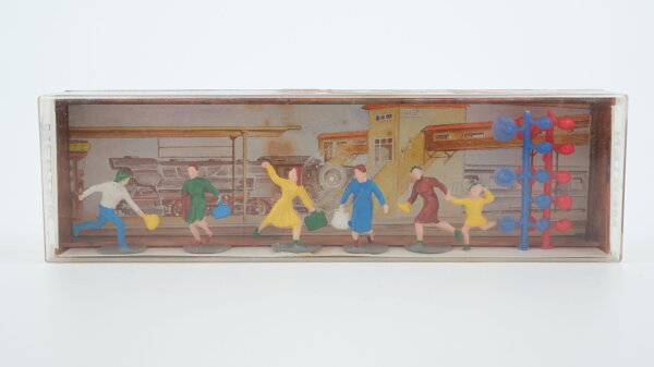 Merten H0 971 Eilende weibliche Reisende