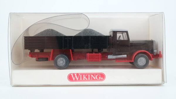 Wiking H0 8460223 Hanomag Pritschen-LKW mit Ladung, schwarz-rot