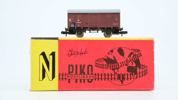Piko N 5/4126-01 gedeckter Güterwagen braun DR