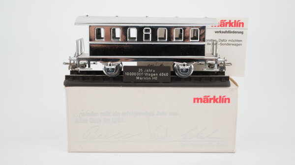 Märklin H0 4040 Donnerbüchse 25 Jahre 10.000.000 Wagen Sondermodell Händler auf Präsentationsgleis