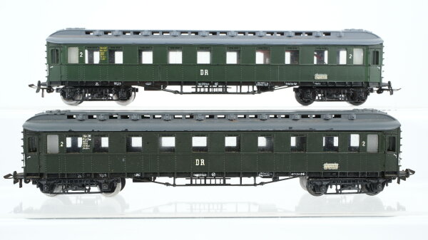 Unbekannt H0 Konvolut 2 Personenwagen 2. Kl 4-achsig mit Beleuchtung DR