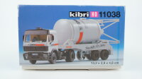Kibri H0 11038 Zugmaschine mit Silo-Absetz-Auflieger...