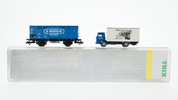 Trix H0 24033 Museumswagen 2003 Grundig mit LKW DB