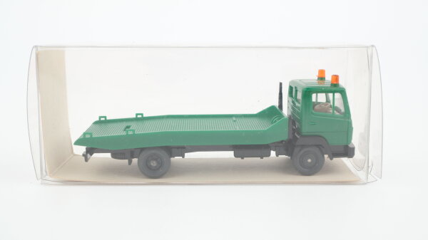 Wiking H0 20633 MB 817 Abschleppwagen grün