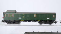 Märklin H0 Konvolut zwei Personenwagen 3.Kl., Packwagen mit Zugschluss, Packwagen (Zugschluss ungetestet) DR