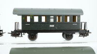 Märklin H0 Konvolut 2 Personenwagen 2.Kl. Blech, 1 Personenwagen 2.Kl. Blech mit Zugschluss, 1 Personenwagen "327 SBB+CFF" 3.Kl. Blech DB/SBB-CFF (Beleuchtung ungetestet)