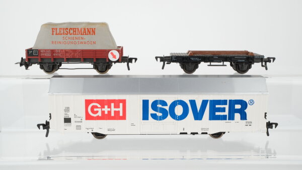Fleischmann H0 Konvolut 1 Kühlwagen "G+H Isover", 1 Flachwagen mit Plane "Schienen-Reinigungswagen", 1 Flachwagen, DB (unvollständig)