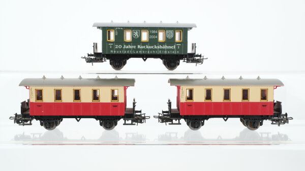 Märklin H0 Konvolut 2 Personenwagen beige/rot, 1. Personenwagen "20 Jahre Kuckucksbähnel" grün Nebenbahn