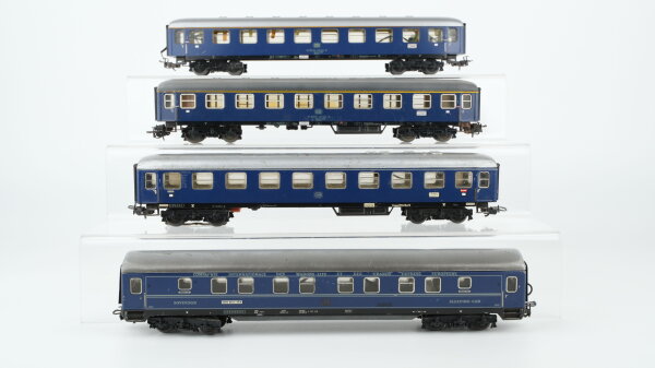 Märklin H0 Konvolut 1 Abteilwagen 1.Kl., 2 Personenwagen 1.Kl. mit Beleuchtung, 1 Schlafwagen beleuchtet DB/CIWL (Beleuchtung ungetestet)