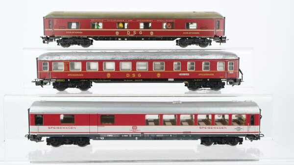 Märklin H0 Konvolut 1 Speisewagen DSG beleuchtet, 1 Schlafwagen DSG, 1 Speisewagen rot/grau beleuchtet DSG/DB (Beleuchtung ungetstetet)