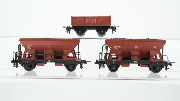 Unbekannt H0 Konvolut 2 Selbstentladewagen, 1 Hochbordwagen DB (unvollständig)