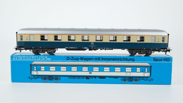 Märklin H0 4091 Reisezugwagen (Schnellzugwagen 1.Kl, beige-blau)  Aüm 201 / 203 der DB