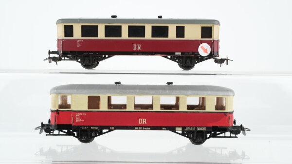 Unbekannt H0 Konvolut 2 Personenwagen beige/rot DR (Abbrüche)