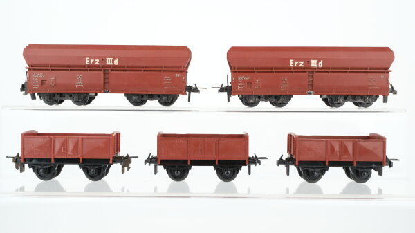 Unbekannt H0 Konvolut 2 Selbstentladewagen "Erz IIId", 3. Hochbordwagen DB