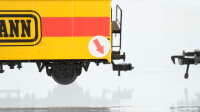Fleischmann H0 Konvolut 2 Kesselwagen "Shell", 1 Kühlwagen "Fleischmann", 1 Niederbordwagen, 1 Rungenwagen, 1 Flachwagen DB (Abbrüche)