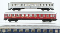 Märklin H0 Konvolut 2 Speisewagen "DSG", 1 Personenwagen 2.Kl. grün beleuchtet, 1 Personenwagen "Silberling" 1./2.Kl. beleuchtet, 1 Personenwagen 1.Kl. blau beleuchtet DB (ungetestet)
