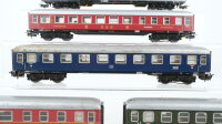 Märklin H0 Konvolut 2 Speisewagen "DSG", 1 Personenwagen 2.Kl. grün beleuchtet, 1 Personenwagen "Silberling" 1./2.Kl. beleuchtet, 1 Personenwagen 1.Kl. blau beleuchtet DB (ungetestet)