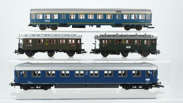 Roco H0 Konvolut Abteilwagen 2. Kl. 4-achsig, 2 Personenwagen 2./3. Kl 3-achsig, Abteilwagen 4-achsig DRG/NS