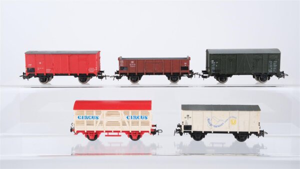 Piko H0 Konvolut 3 gedeckte Güterwagen ("Morgenwasser", u.a.), Hochbordwagen, Tiertransportwagen "Circus" DR