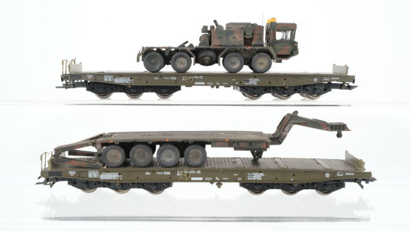 Roco H0 Konvolut "Militär" 1 Schwerlastwagen mit MAN-Zugmaschiene, 1 Schwerlastwagen mit Sattelauflieger
