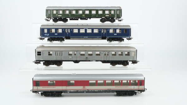 Märklin H0 Konvolut 1 Speisewagen rot/grau, 1 Personenwagen 2.Kl. grün, 1 Personenwagen mit Gepäckabteil und Führerstand "Silberling" 2.Kl., 1 Personenwagen 2.Kl. DB/NS