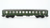 Märklin H0 4022 Personenwagen 2.Kl. grün DB