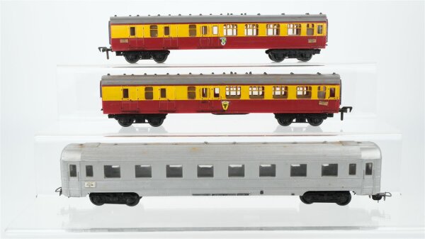 Unbekannt H0 Konvolut 2 Abteilwagen 4-achsig, Personenwagen Silberling 1. Kl. SNCF/u.a.