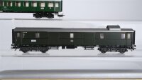 Märklin H0 Konvolut Packwagen 4-achsig grün, Personenwagen 1./2.Kl. grün, Personenwagen 2.Kl. grün, 2 Abteilwagen "TEE" 1.Kl. beleuchtet beige/rot DB (ungetestet)