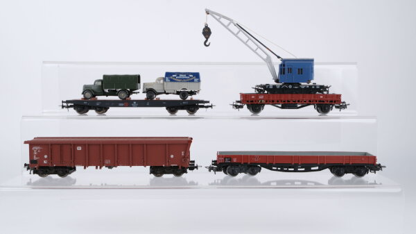 Märklin/Bramos/Sachsenmodelle H0 Konvolut Rolldachwagen, Schwerlastflachwagen mit 2 LKW, Niederbordwagen 2-achsig, Niederbordwagen 4-achsig, Kranwagen, DB