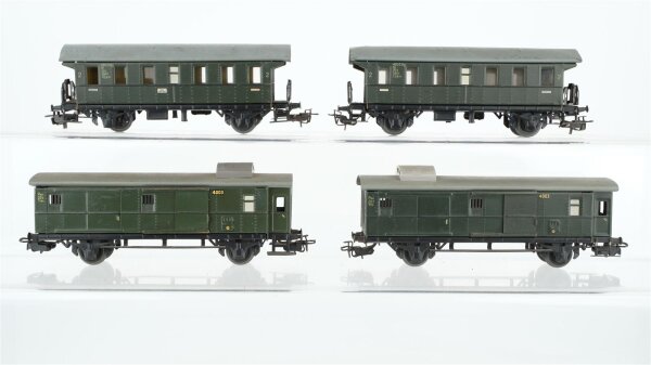 Märklin H0 Konvolut 2 Personenwagen 2.Kl. grün, 2 Packwagen "4003" grün, Blech, Nebenbahn