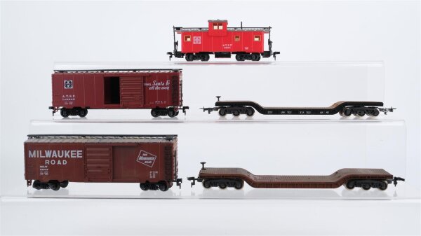 Roco H0 Konvolut 2 Schwerlast-Niederflurwagen, 2 gedeckte Güterwagen "A.T.S.F. 146285, MILW 19042", Caboose "A.T.S.F. 3851" USA