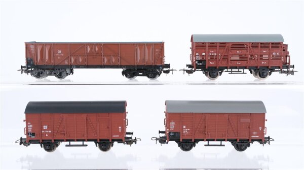 Piko H0 Konvolut Güterwagen gedeckter Güterwagen, Viehtransportwagen mit Bremserhaus, Hochbordwagen 4 achsig DR