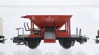 Märklin H0 Konvolut 1 Schotterwagen, 2 gedeckete Güterwagen, 1 offener Güterwagen mit Holzladung und Bremserhaus, 1 Niederbordwagen 2 achsig DB