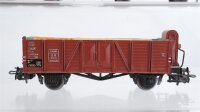 Märklin H0 Konvolut 1 Schotterwagen, 2 gedeckete Güterwagen, 1 offener Güterwagen mit Holzladung und Bremserhaus, 1 Niederbordwagen 2 achsig DB