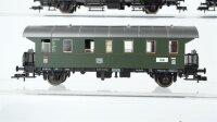 Fleischmann H0 Konvolut 2 Personenwagen 1. Kl., 2 Personenwagen 2. Kl., Gepäckwagen DB