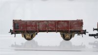 Roco H0 Konvolut 2 geschlossene Güterwagen, Niederbordwagen (Patiniert), 2 Rungenwagen DB (Rungen fehlen)