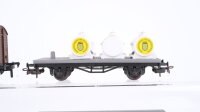 Liliput H0 Konvolut 2 geschlossene Güterwagen, 2 Behältertragwagen (Molkereiverband für Niederösterreich) ÖBB u.a. (Ladung unvollständig)