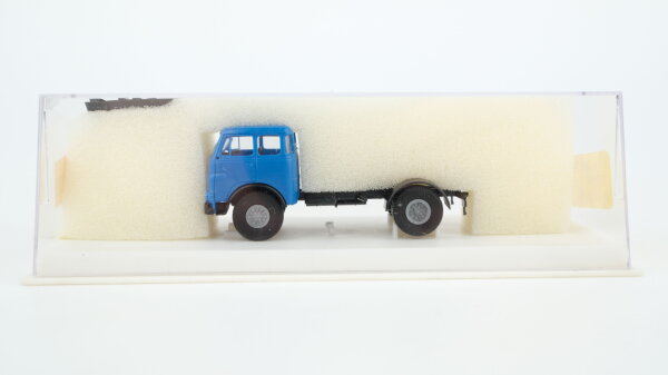 Brekina H0 7800 MAN LKW Zugmaschine blau